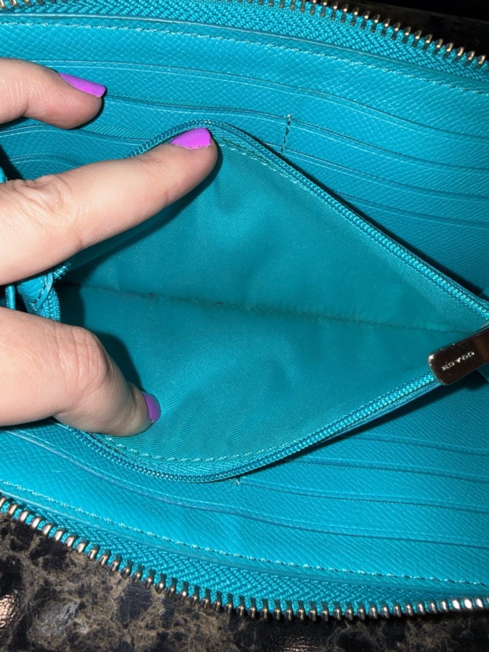 COACH Accordion Zip Wallet in Crossgrain Leather – Bright Turquoise - Picture 14 of 16